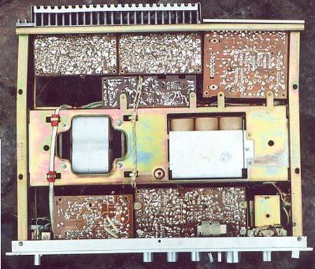 Amplificateur Radiotekhnika intérieur2.jpg