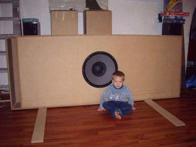 Le coupable devant le caisson.jpg