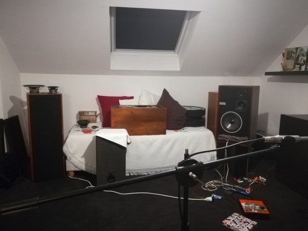 ya plus de place  (Large).jpg