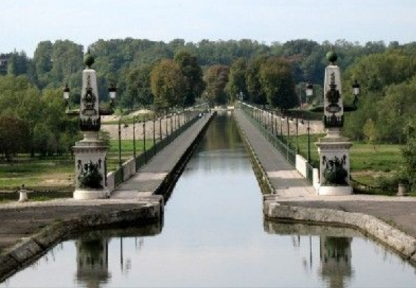 Pont canal de Briare 2.PNG