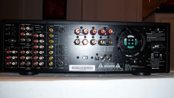 AVR100_connectique.jpg