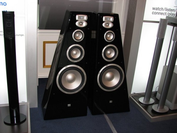 03-JBL-TL260-Limited-Edition-.jpg