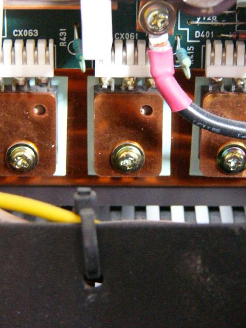 Détail de transistors de puissance.jpg