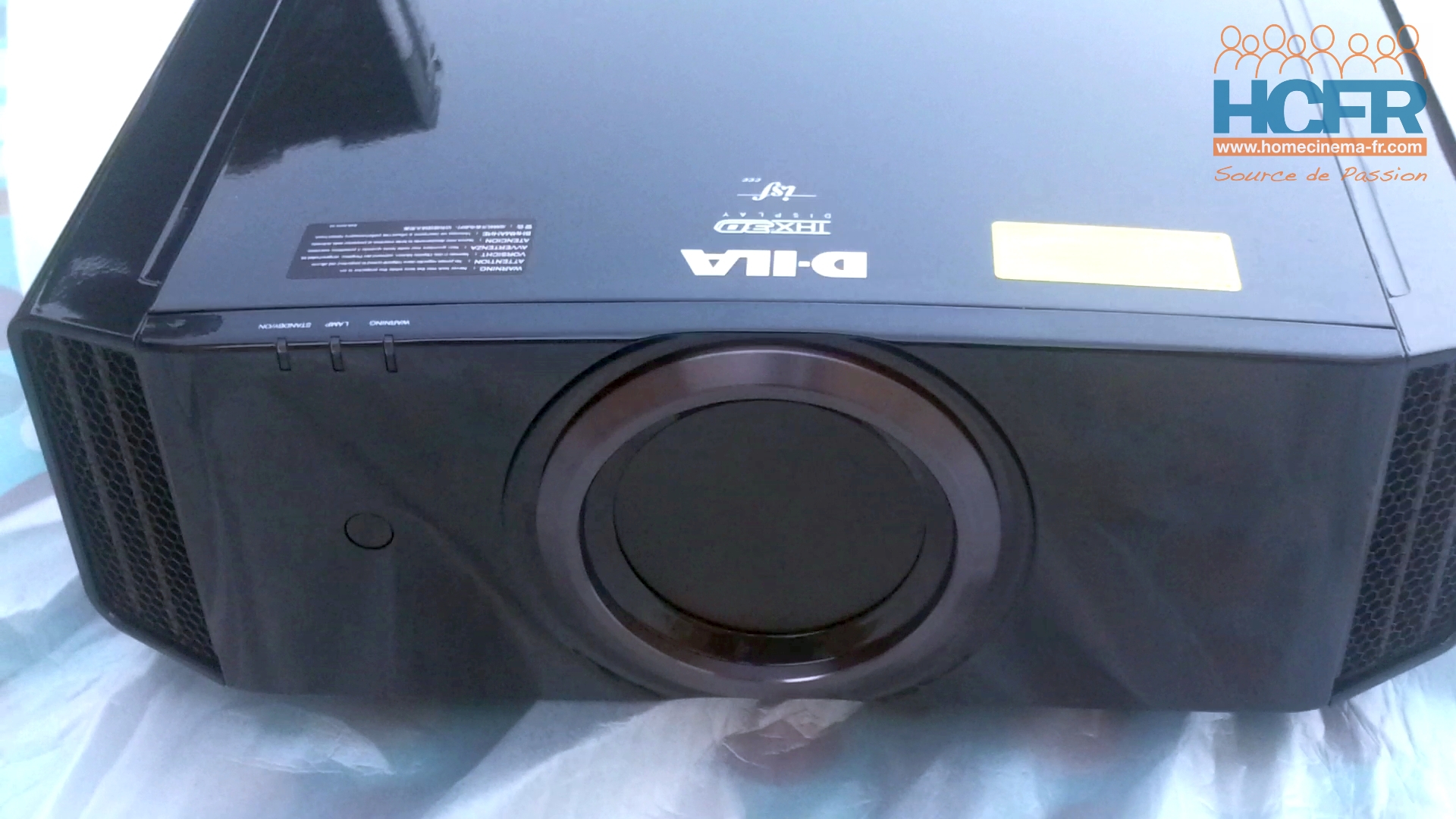 Video HCFR DLA-X7900, projecteur e-shift UHD – Unboxing